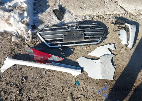 2017 Hyundai Elantra Value Edition z USA, uszkodzony, nr VIN 5NPD84LF9HH199016